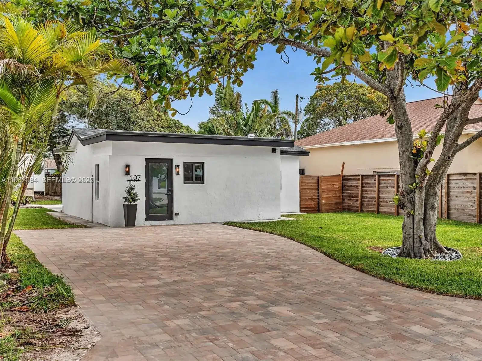 107 Central Ave, Delray Beach FL 33483 photo 3