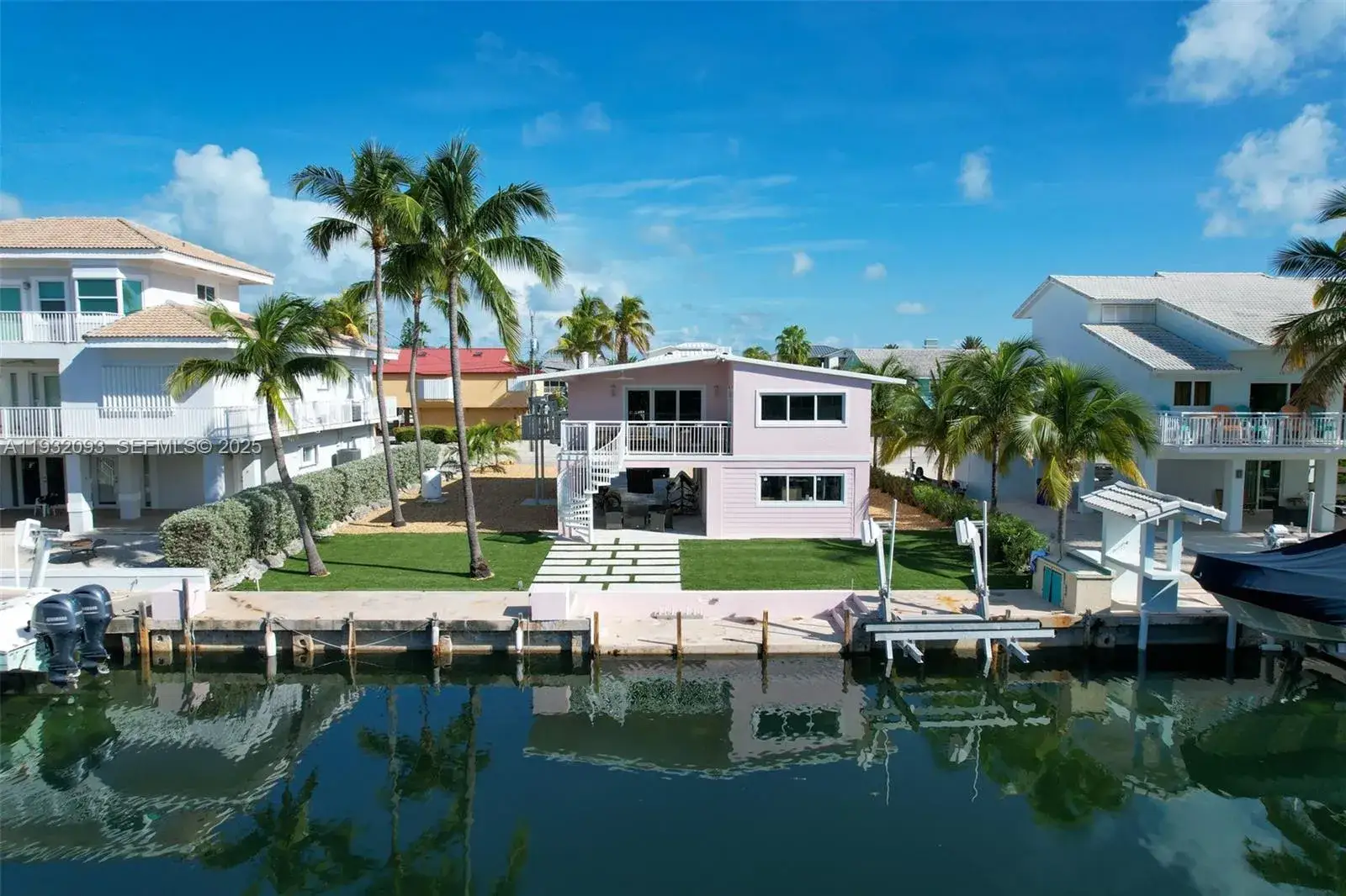 121 Lisbon Ct, Islamorada FL 33036