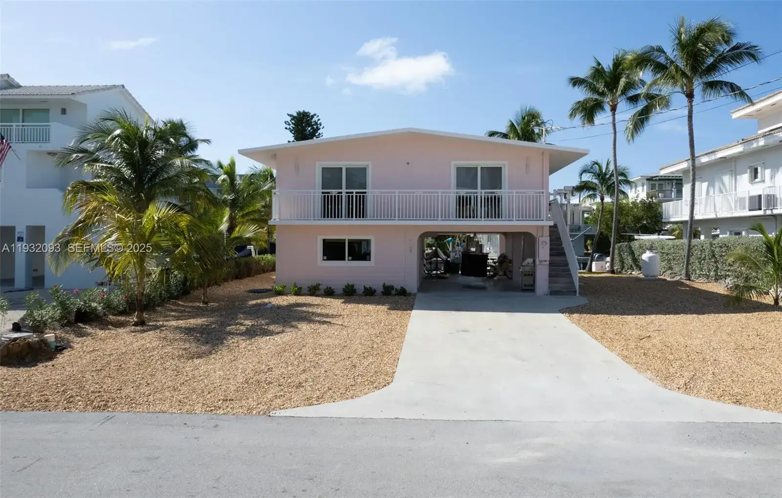 121 Lisbon Ct, Islamorada FL 33036 photo 2