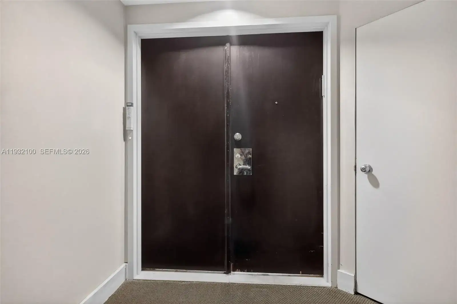 1000 Island Blvd, Aventura FL 33160 photo 3