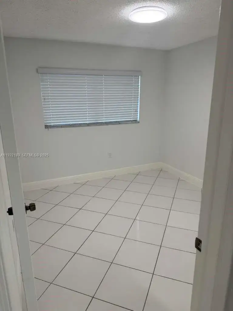 9520 SW 8th St # 109, Miami FL 33174 photo 4
