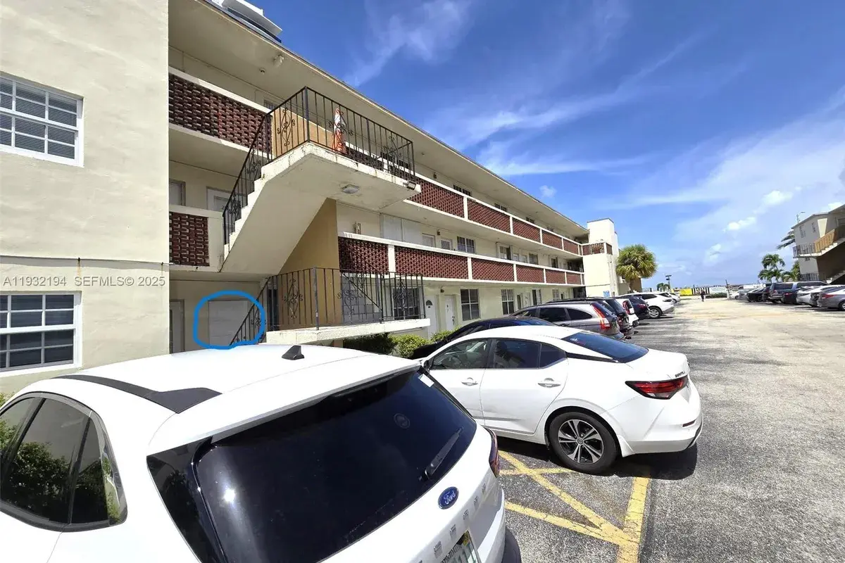 1770 79th St Cswy # D114, North Bay Village FL 33141