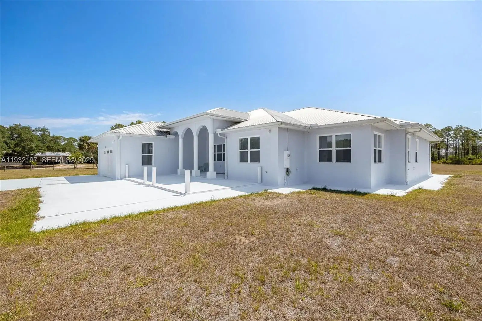 1083 Pollywog Dr., Other City - In The State Of Florida FL 33935 photo 3