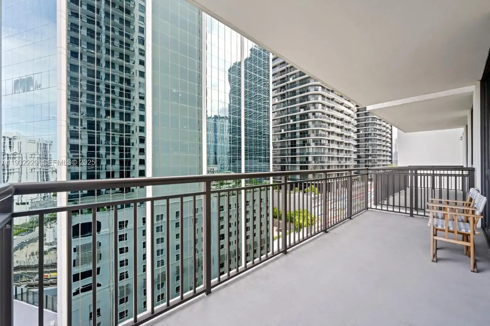 999 SW 1st Ave # 1514, Miami FL 33130 photo 2