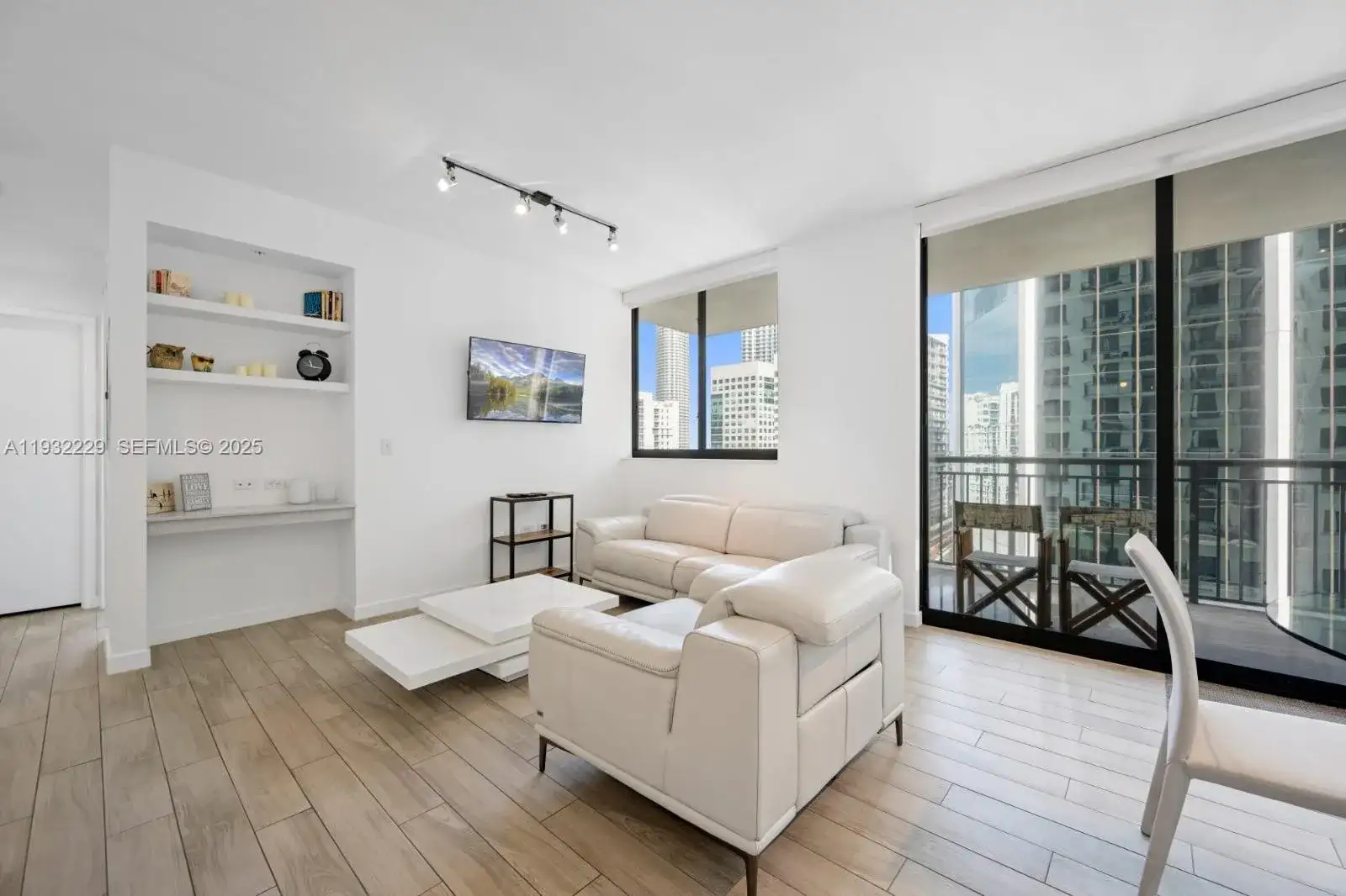 999 SW 1st Ave # 1514, Miami FL 33130 photo 5