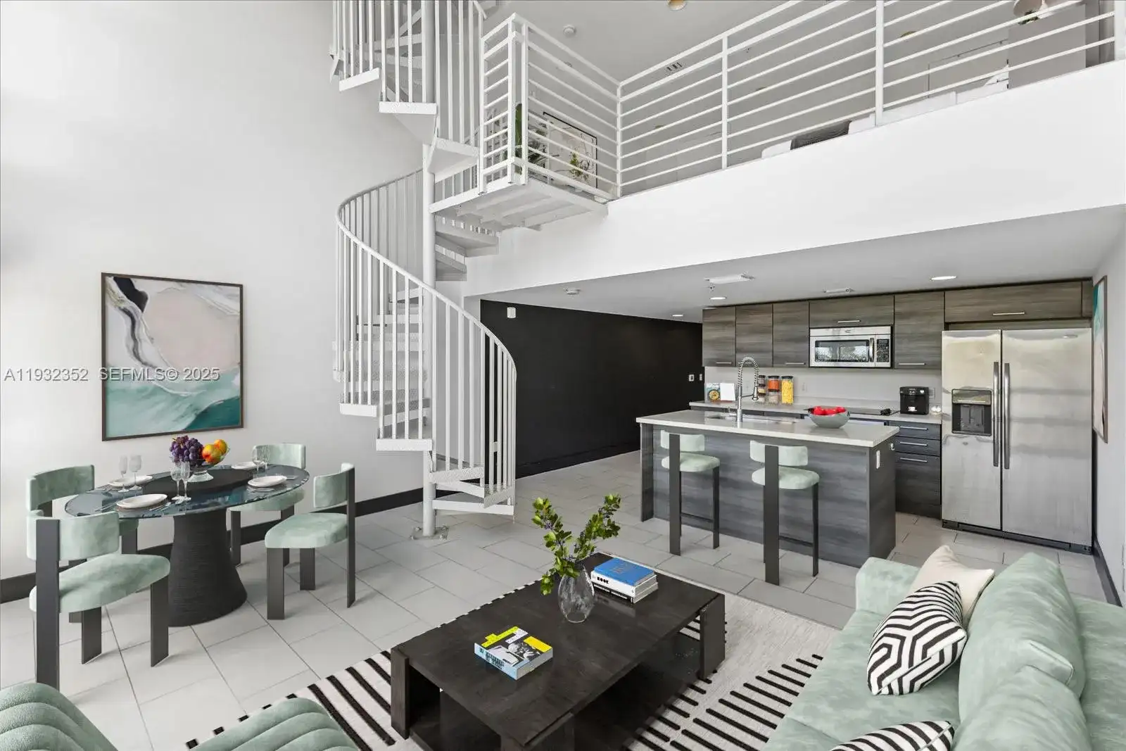421 Meridian Ave # 19, Miami Beach FL 33139 photo 2