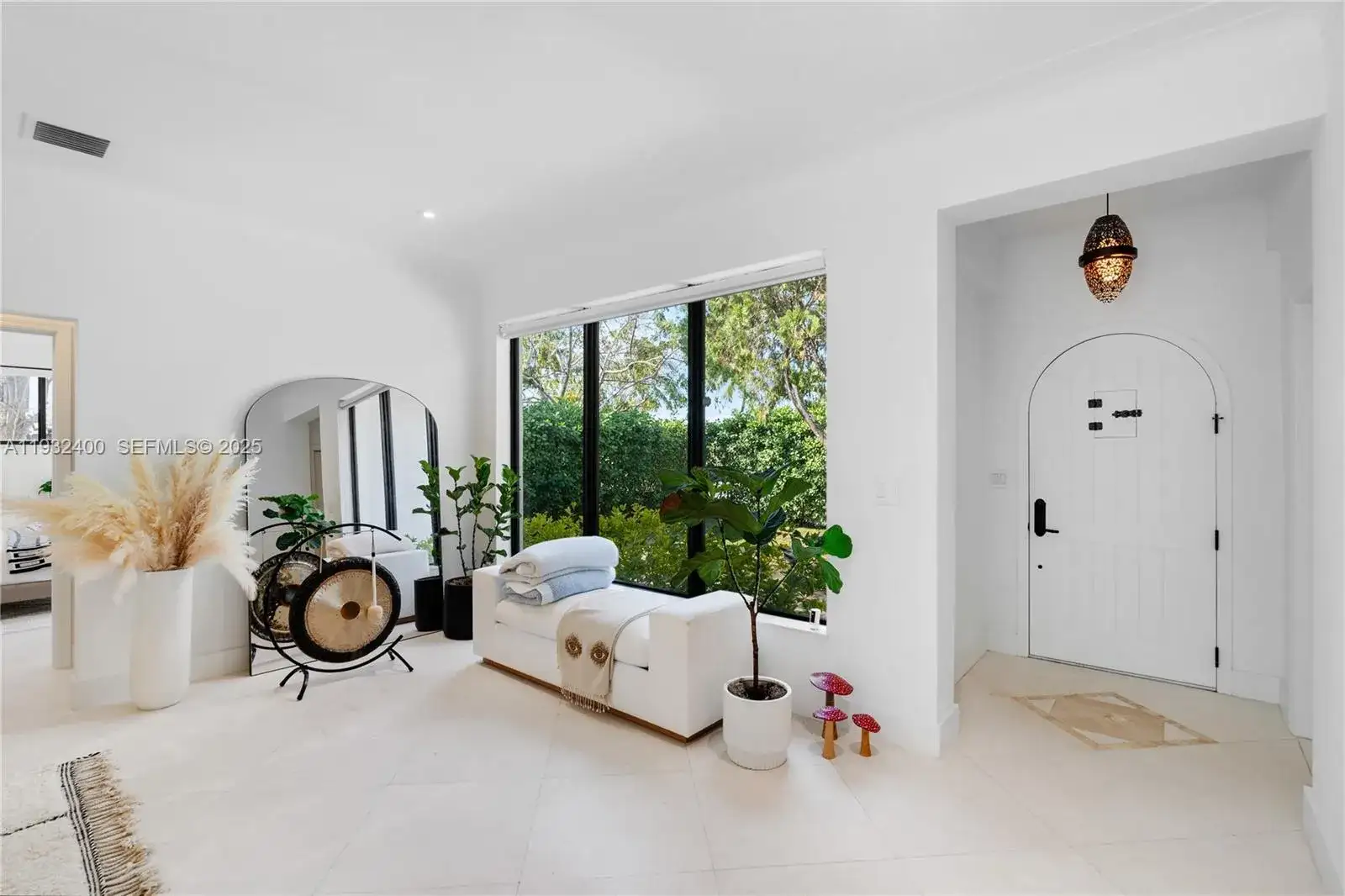 2489 N Meridian Ave, Miami Beach FL 33140 photo 3