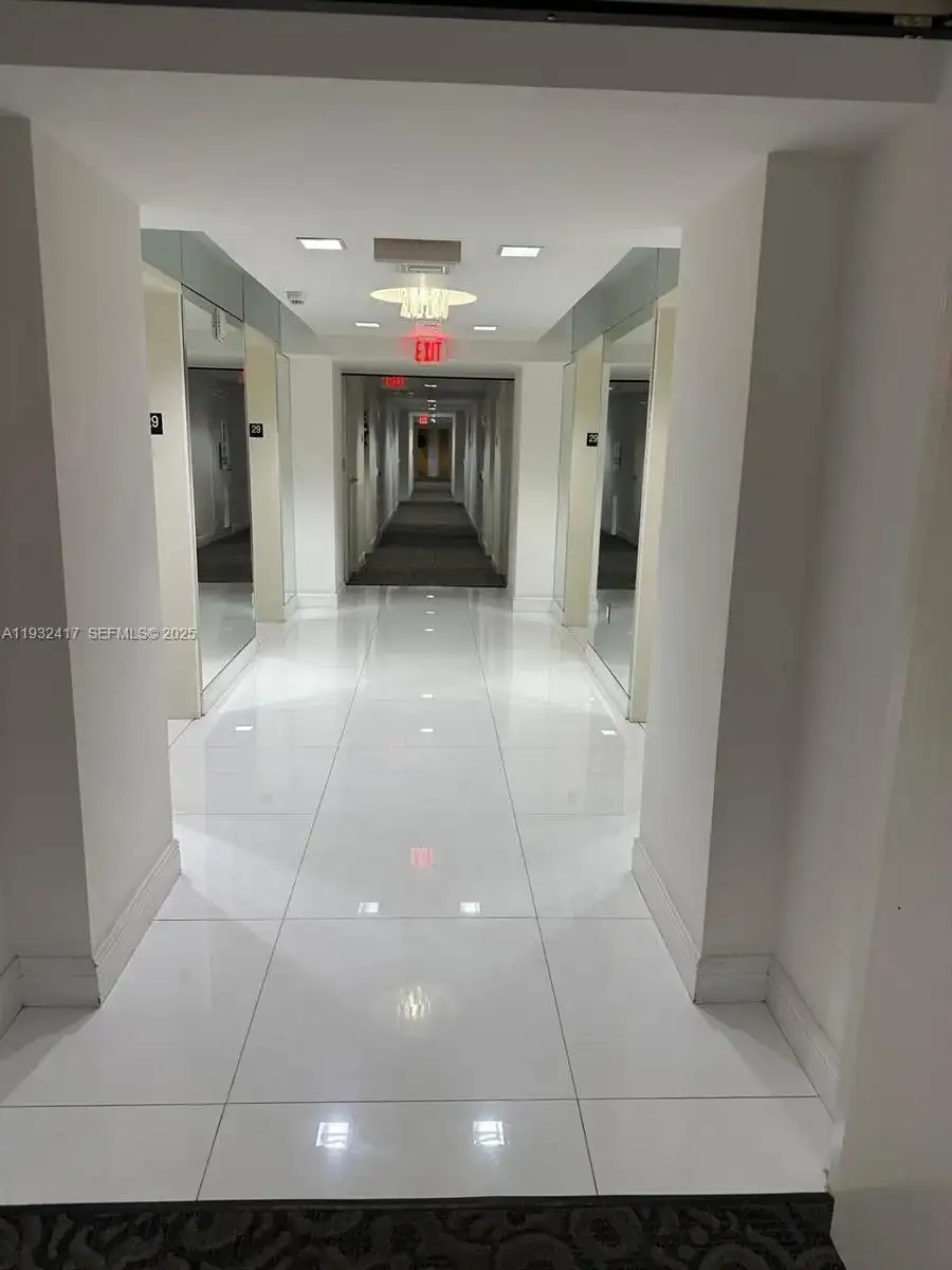 350 S Miami Ave # 2913, Miami FL 33130 photo 4