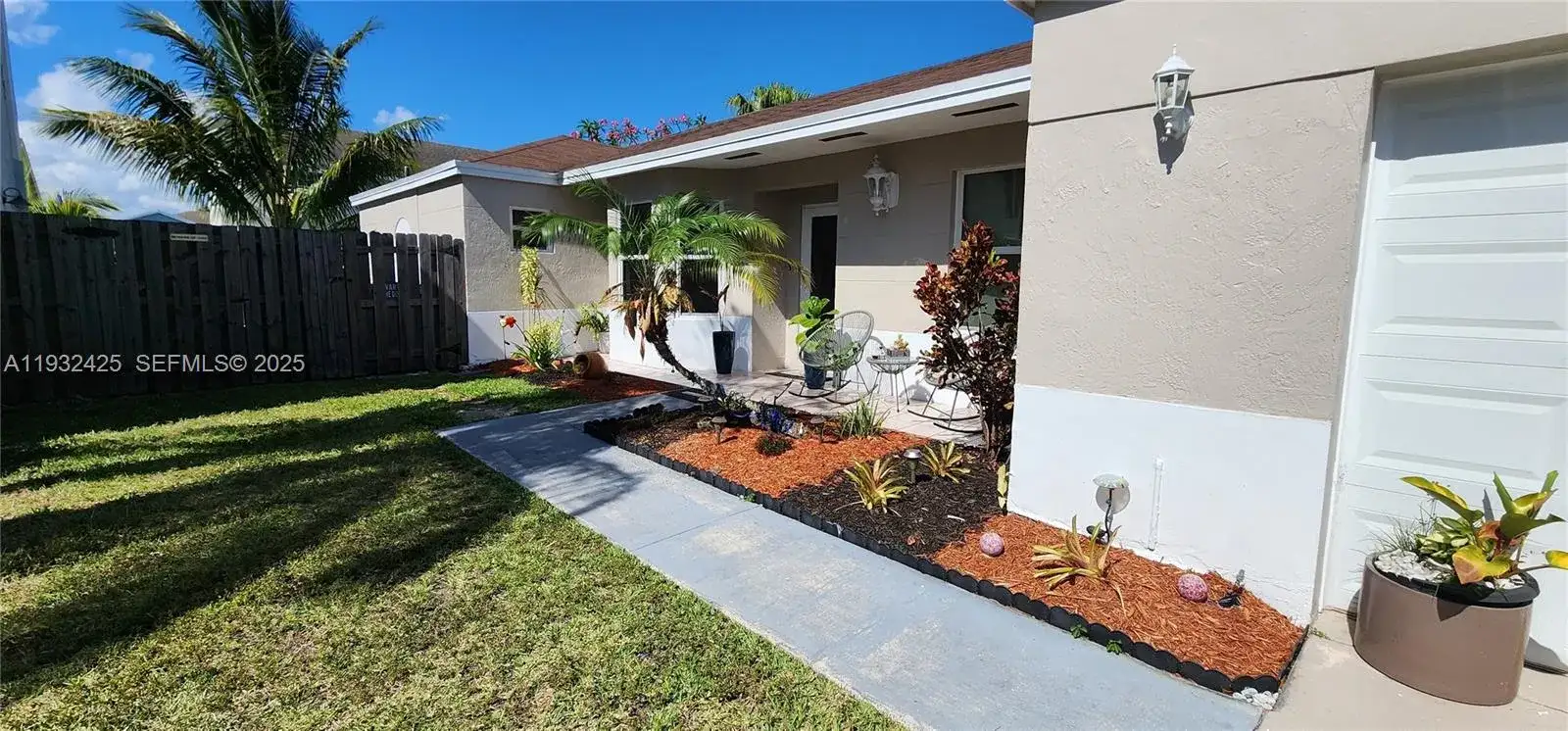 9829 SW 221st St, Cutler Bay FL 33190 photo 2
