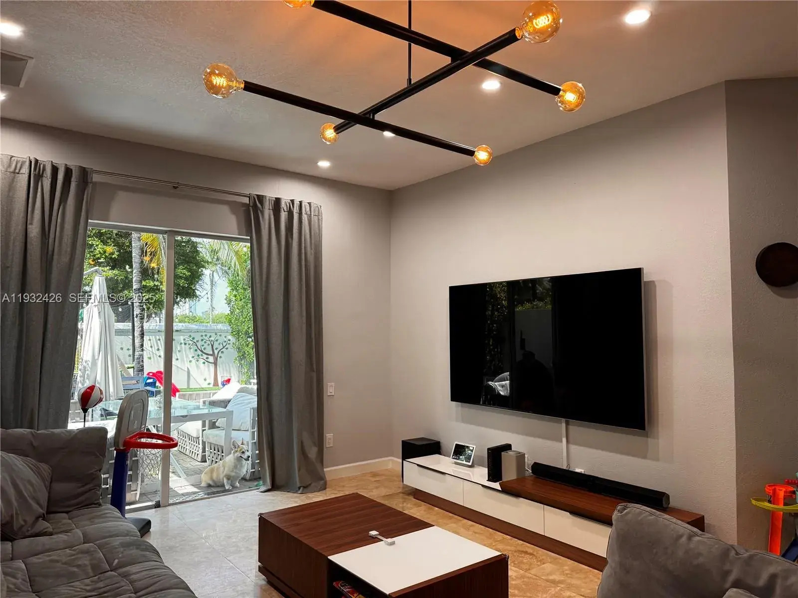 876 W Spinnaker Dr W # 876, Hollywood FL 33019