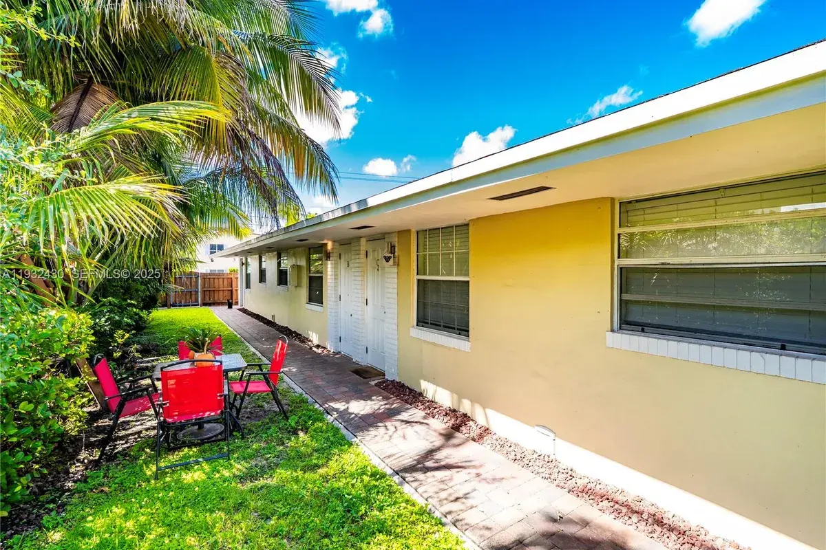 2020 Miami Rd # B, Fort Lauderdale FL 33316