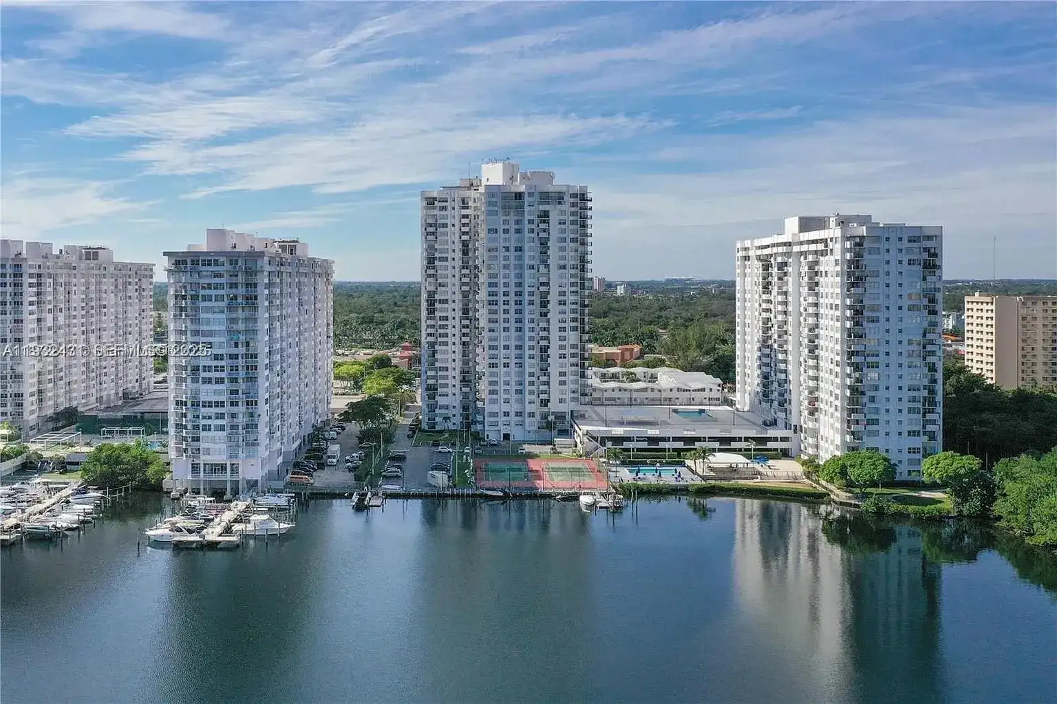2780 NE 183rd St # 1805, Aventura FL 33160 photo 2