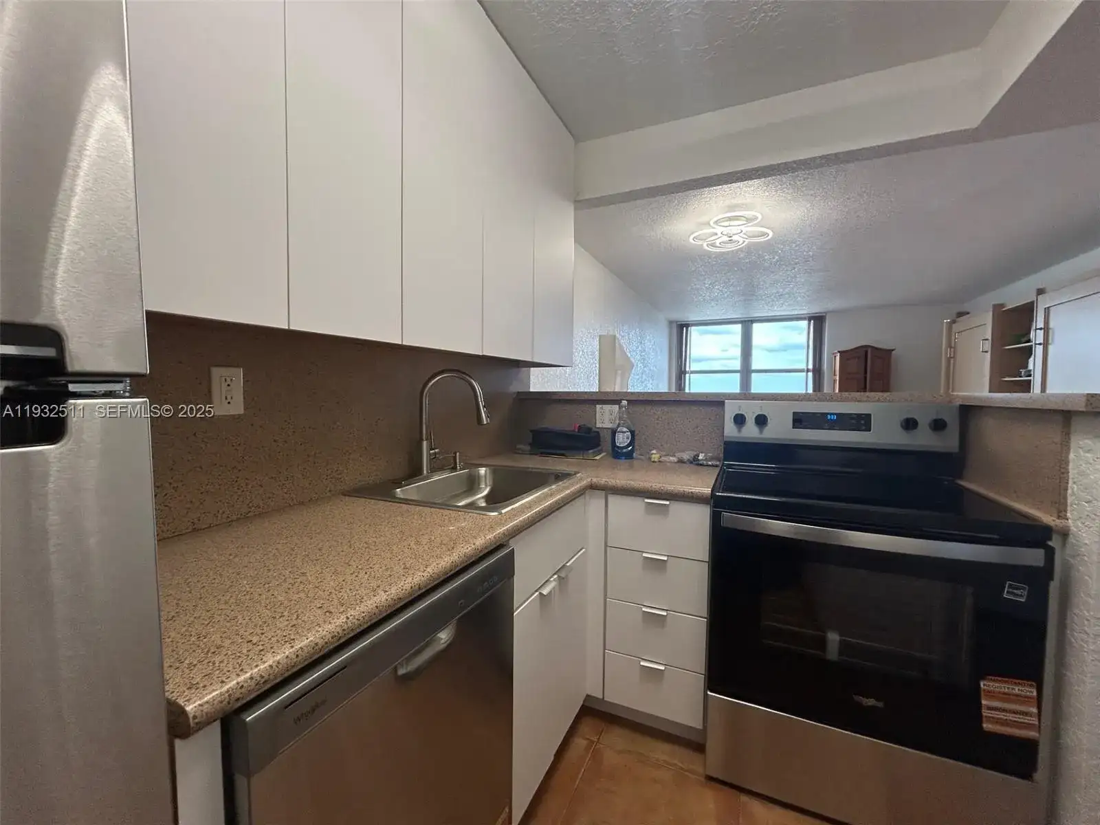 2899 Collins Ave # 637, Miami Beach FL 33140 photo 3