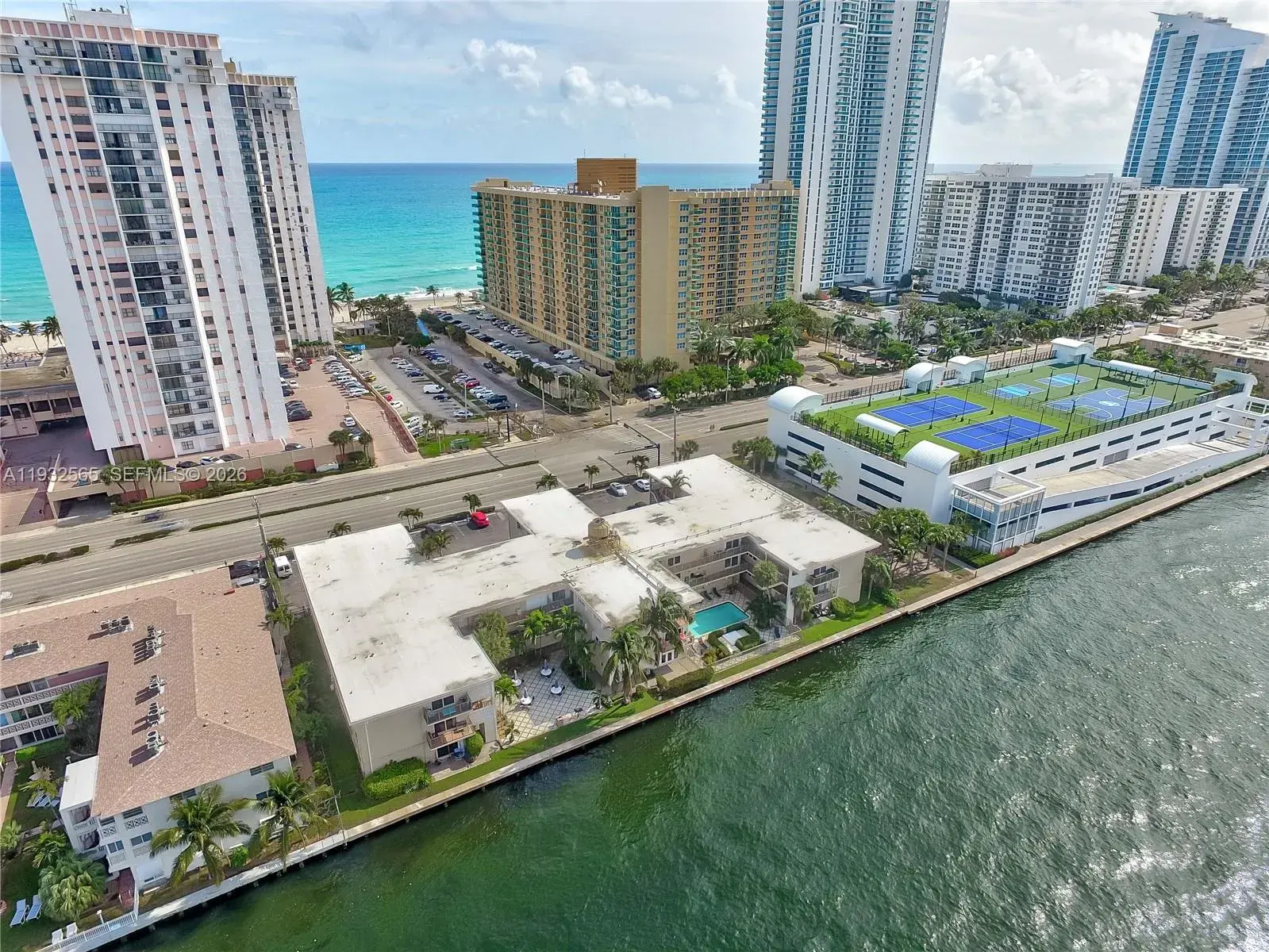 2600 S Ocean Dr # S104, Hollywood FL 33019