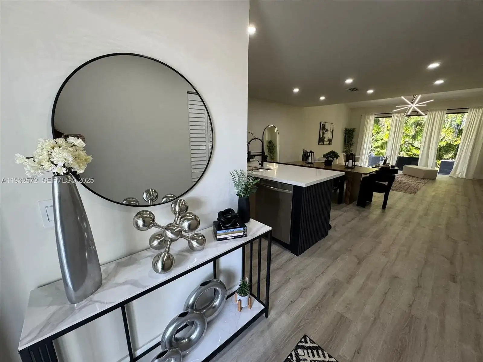 10109 NW 52nd Ter, Doral FL 33178 photo 2