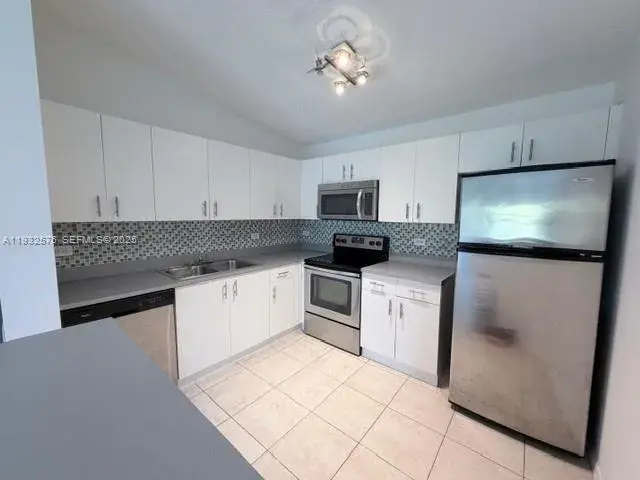 3650 N 56th Ave # 516, Hollywood FL 33021