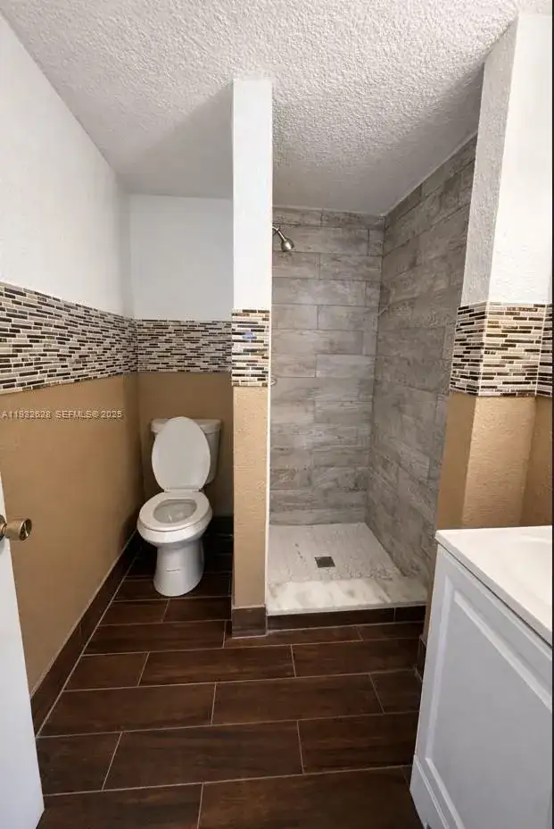 14405 NE 5th Ave # B, Miami FL 33161 photo 2