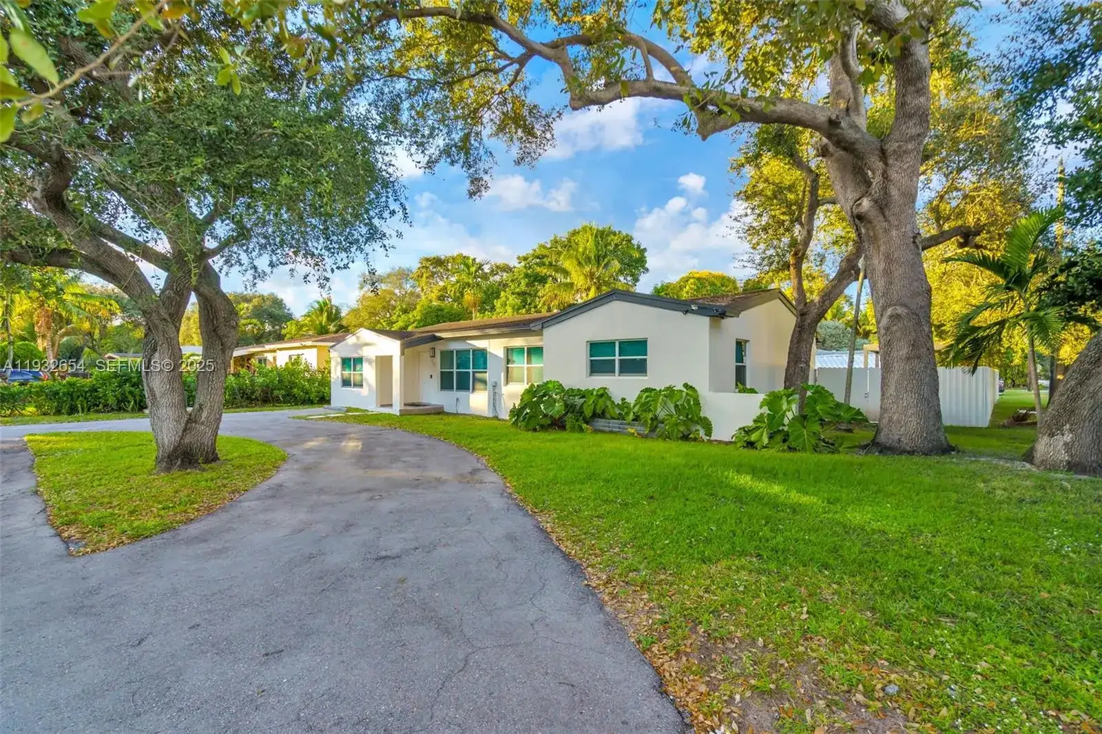 695 NE 160th St # 0, Miami FL 33162 photo 3