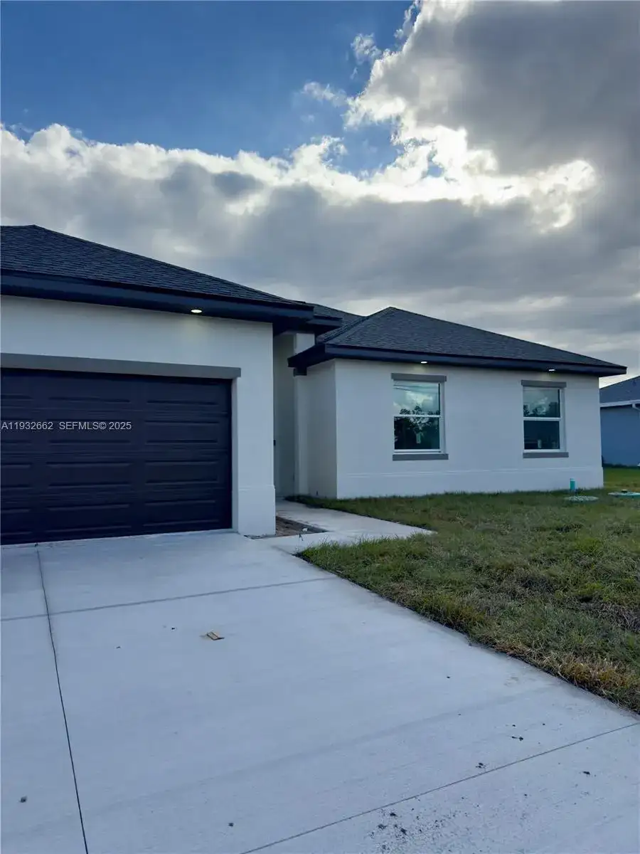 748 748 CHESTNUT ST E, Lehigh Acres FL 33974 photo 2