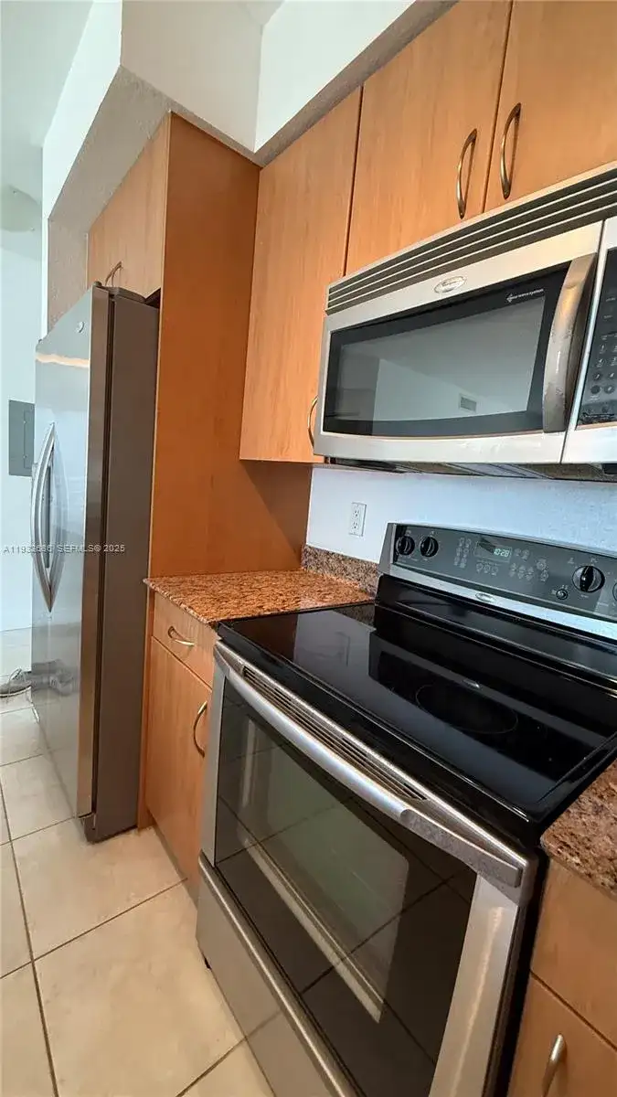 1830 Radius Dr # 915, Hollywood FL 33020 photo 3