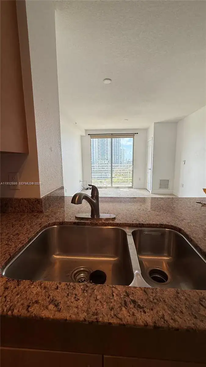 1830 Radius Dr # 915, Hollywood FL 33020 photo 4