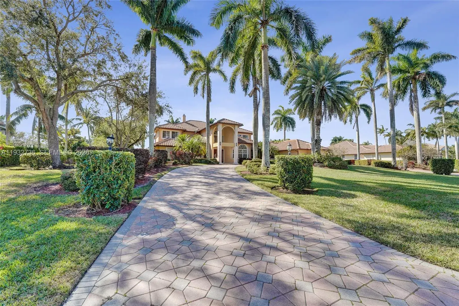 3855 Windmill Lake Road, Weston FL 33332