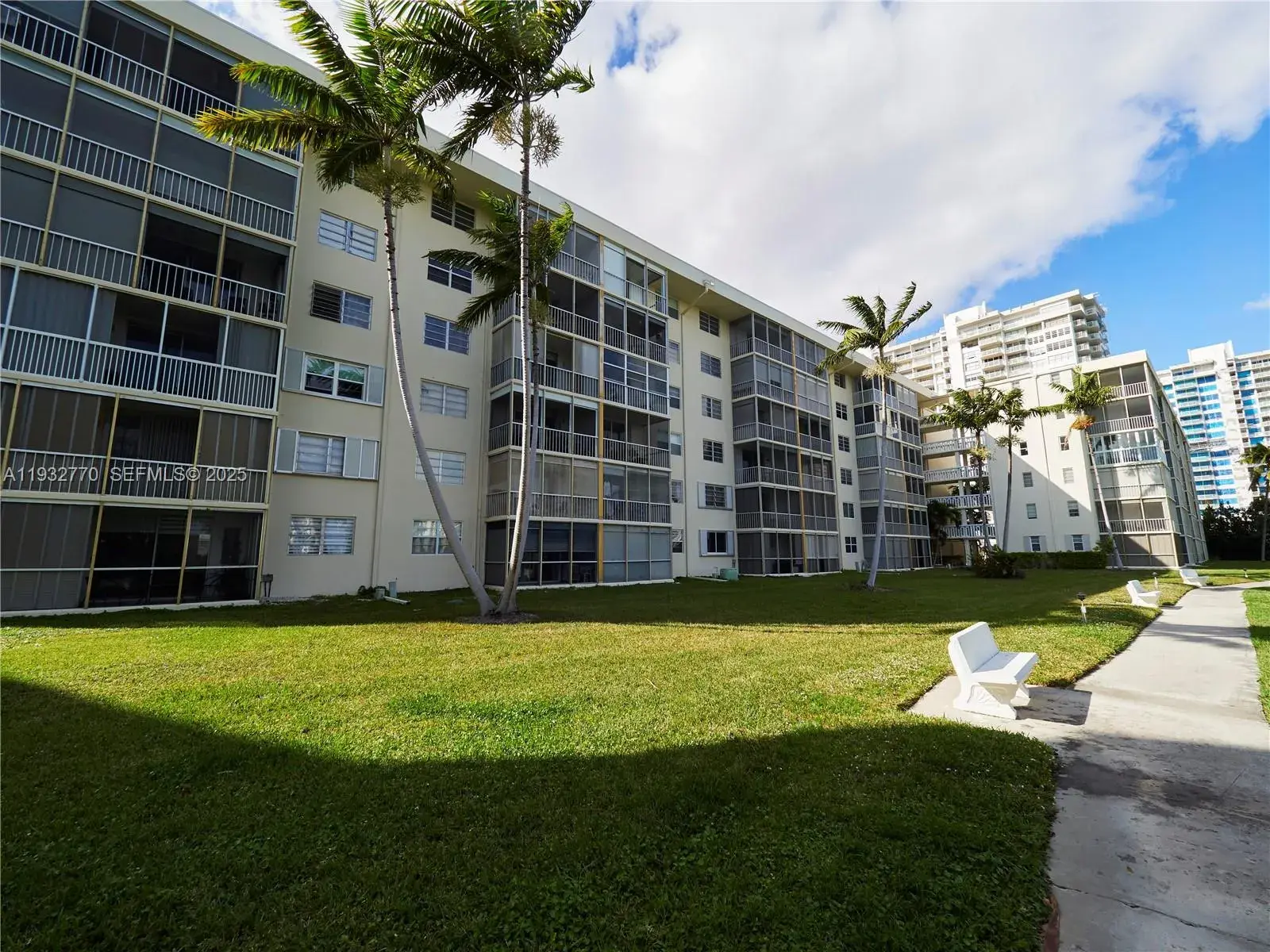 2861 Leonard Dr # F412, Aventura FL 33160