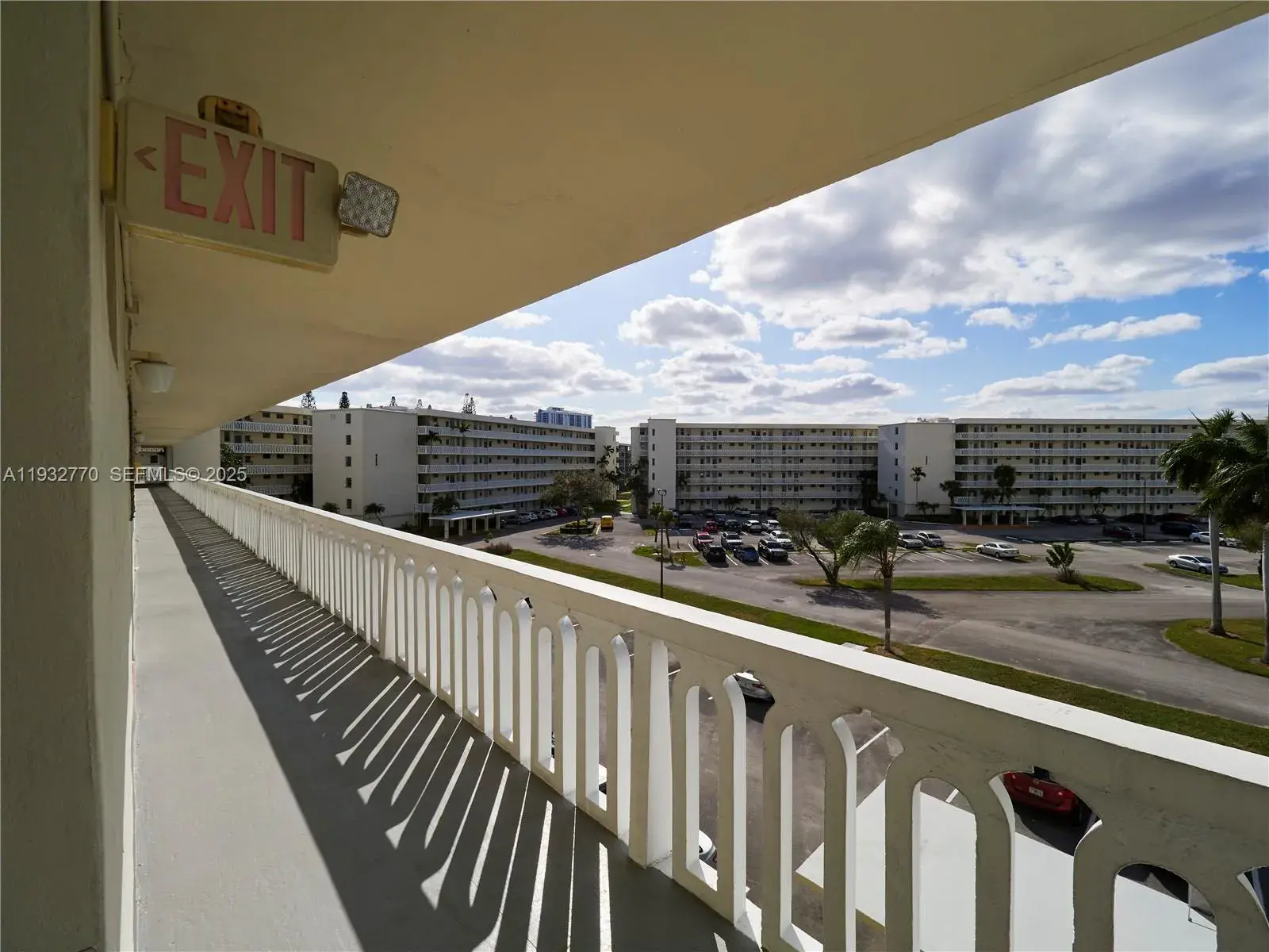 2861 Leonard Dr # F412, Aventura FL 33160