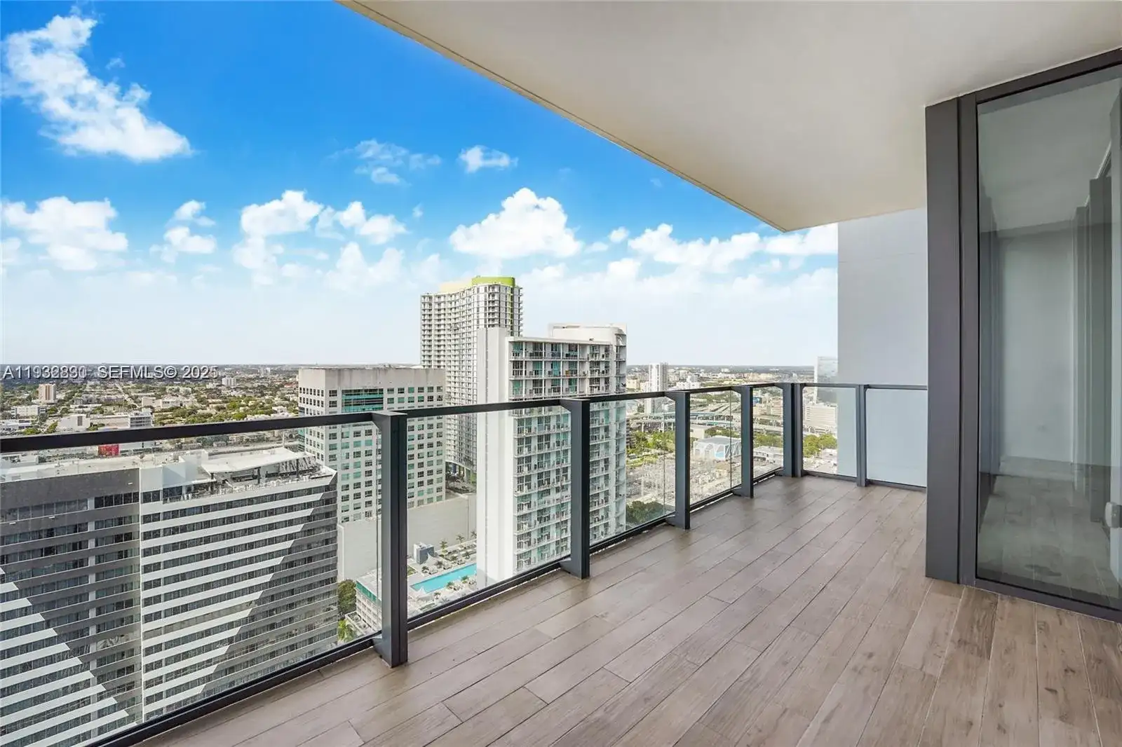 88 SW 7th St # 2708, Miami FL 33130 photo 2