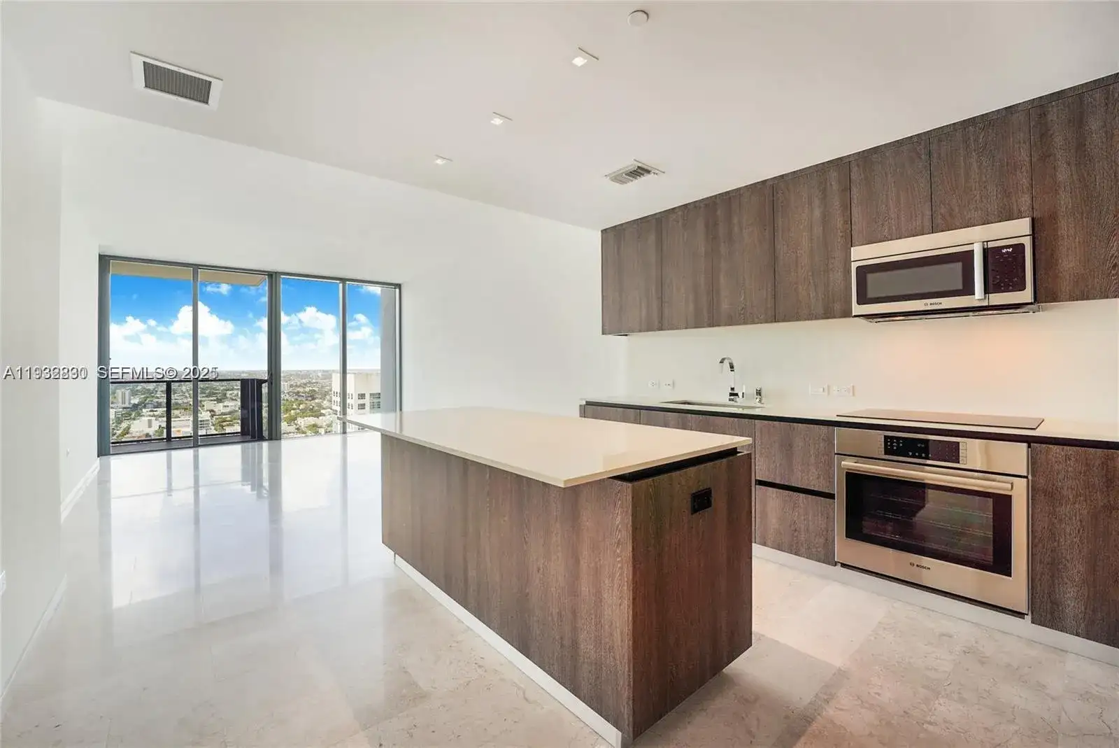 88 SW 7th St # 2708, Miami FL 33130 photo 3