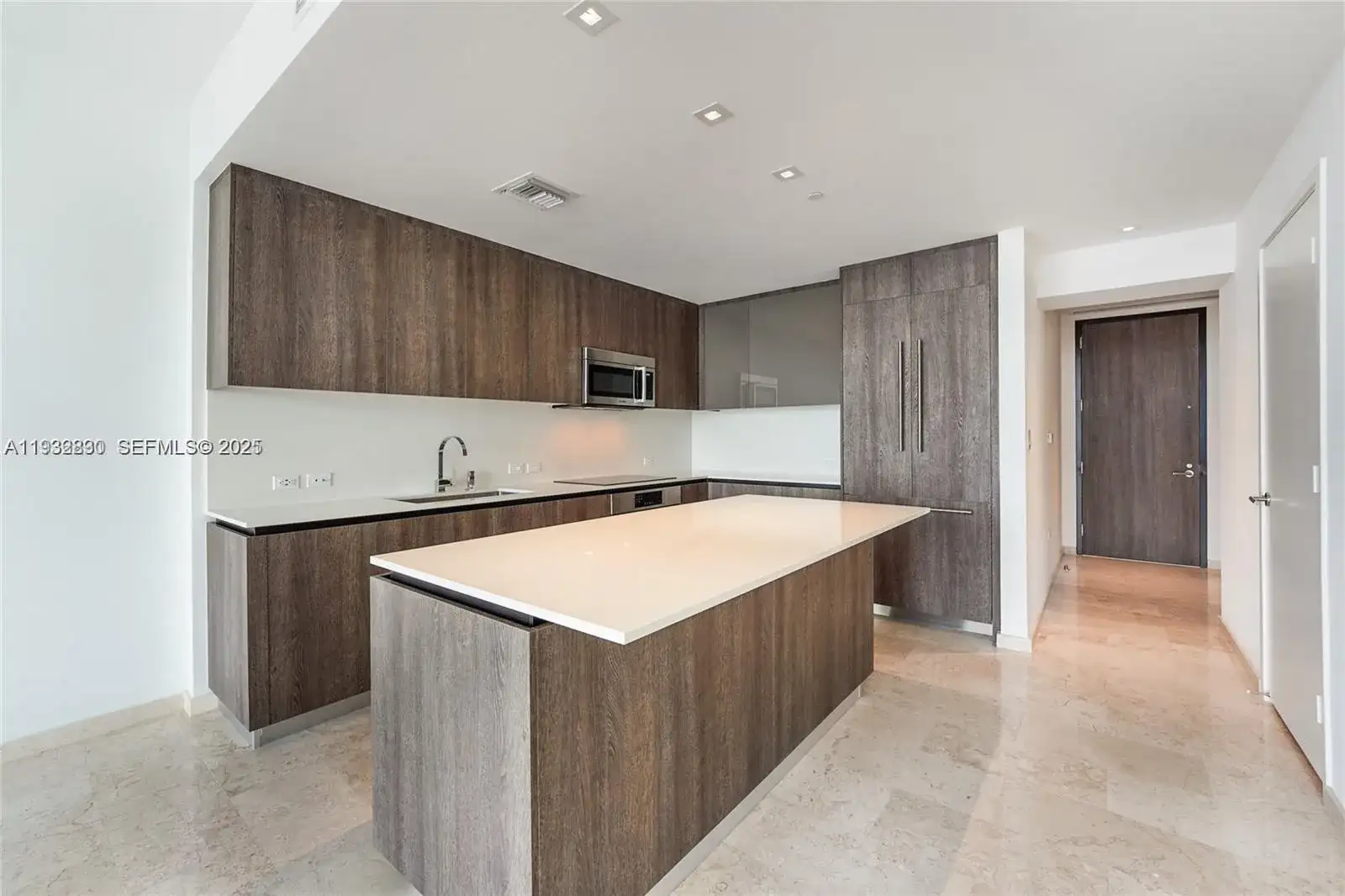 88 SW 7th St # 2708, Miami FL 33130 photo 4