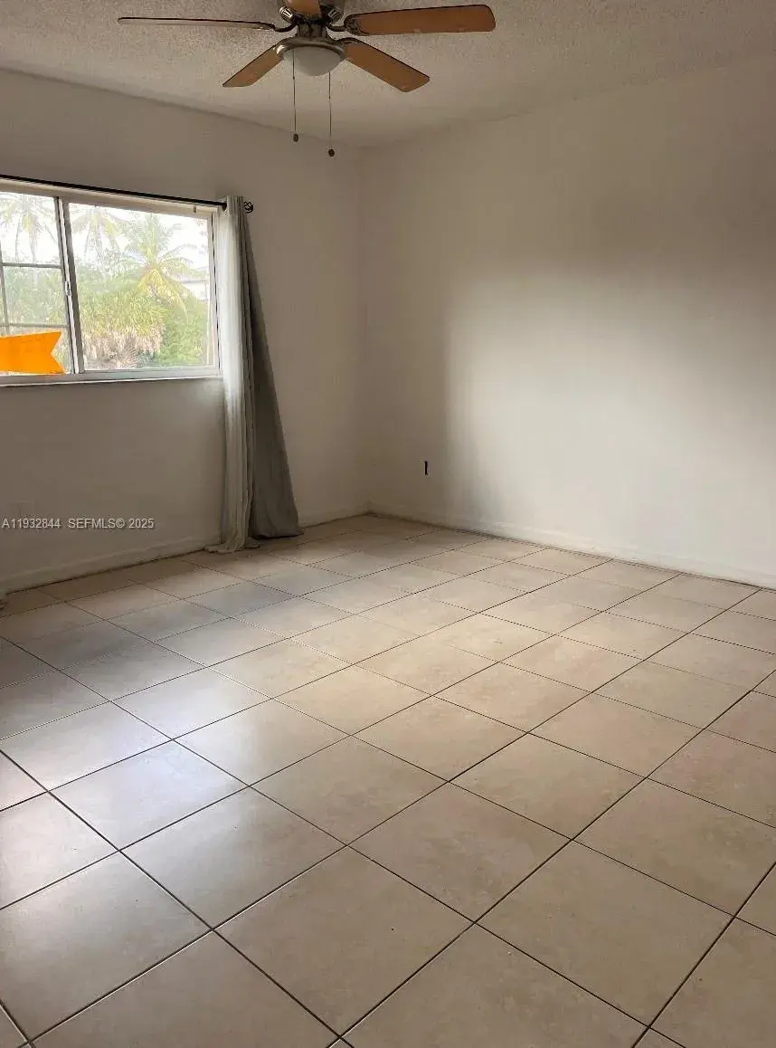 3680 N 56 AVE # 806, Hollywood FL 33021