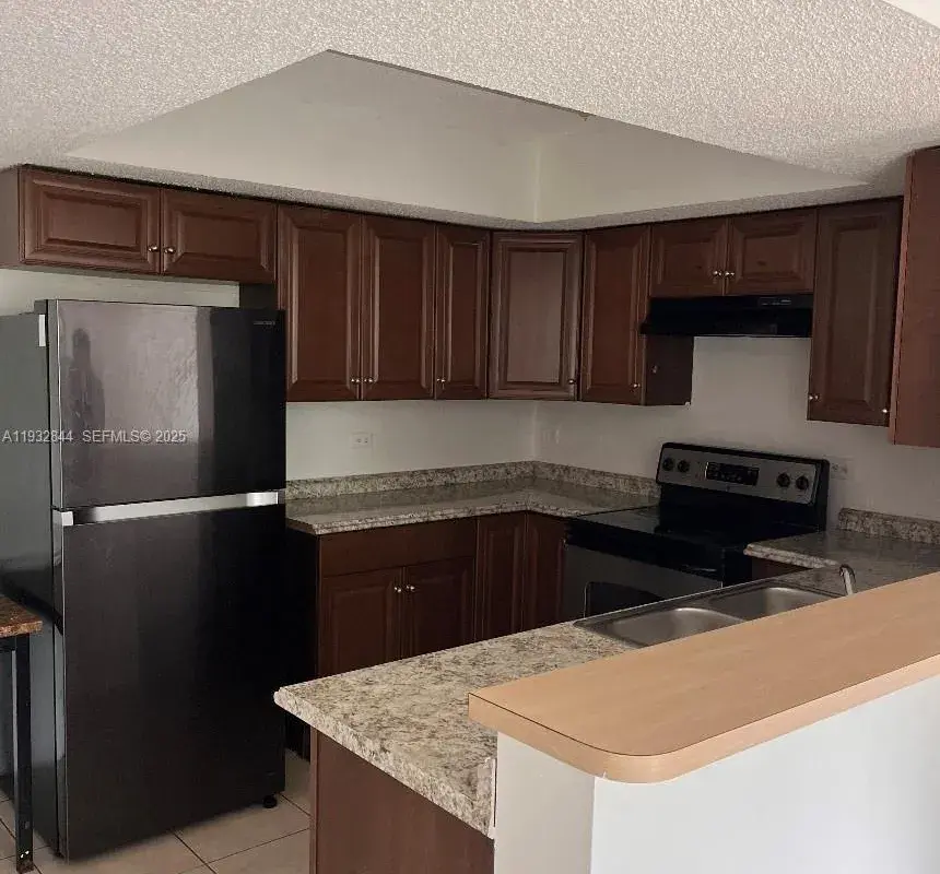 3680 N 56 AVE # 806, Hollywood FL 33021