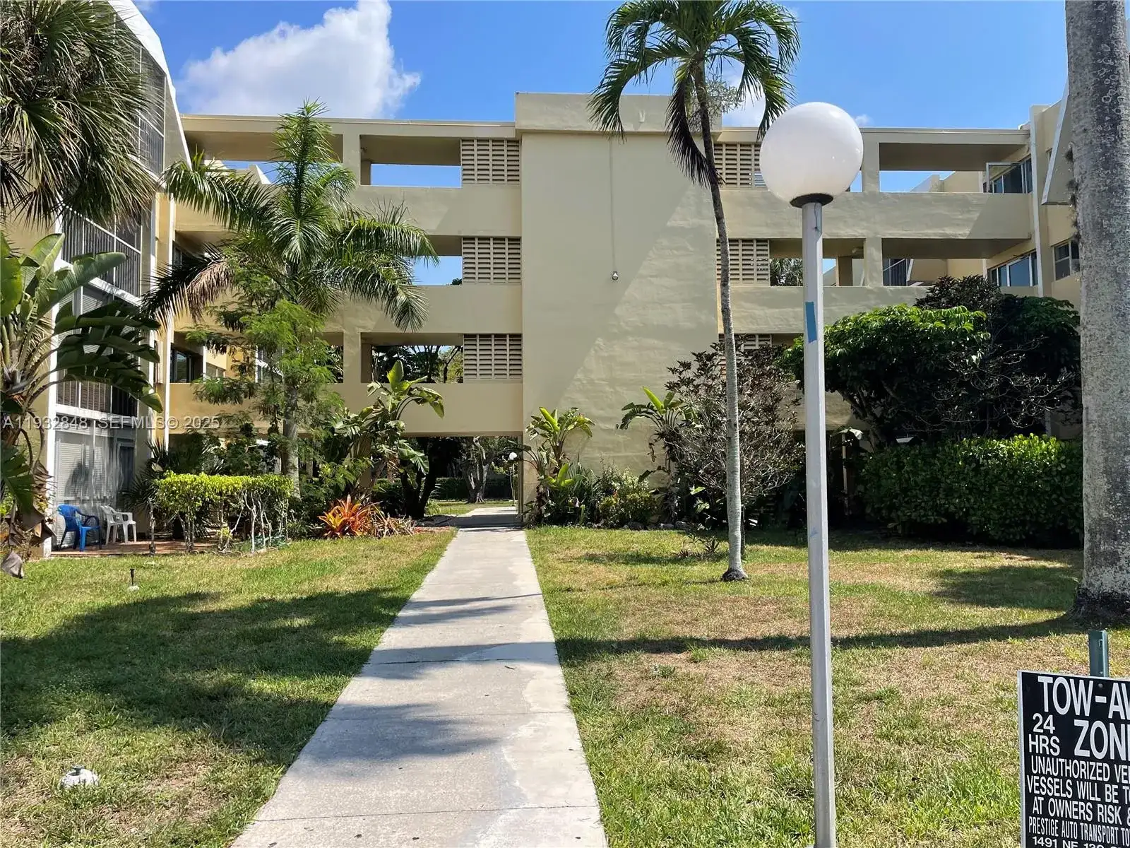 940 NE 199th St # 209, Miami FL 33179 photo 2