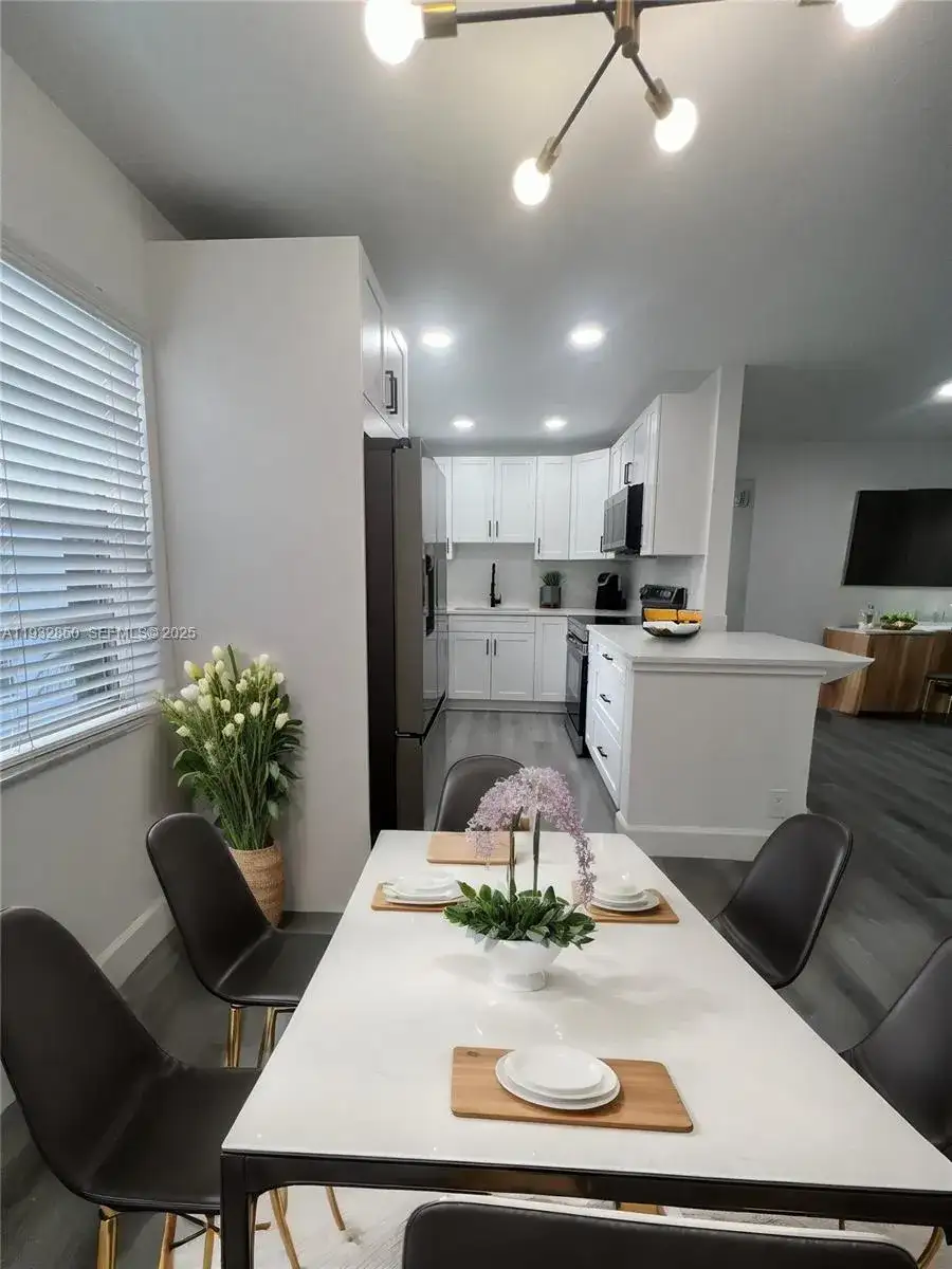 521 Normandy K # 521, Delray Beach FL 33484 photo 4