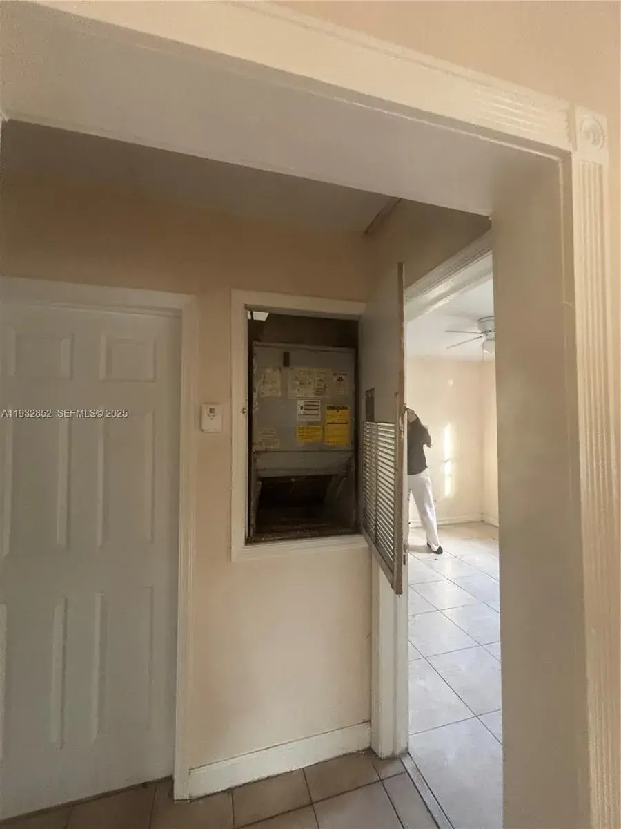 1087 NW 51st St # 1089, Miami FL 33127