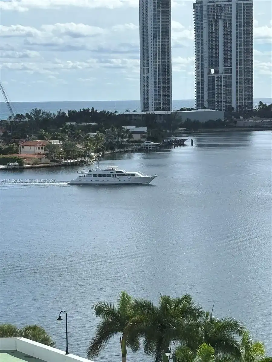 3530 Mystic Pointe Dr # 1212, Aventura FL 33180 photo 2