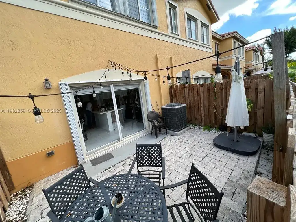 8330 NW 107th Pl # 21, Doral FL 33178 photo 2