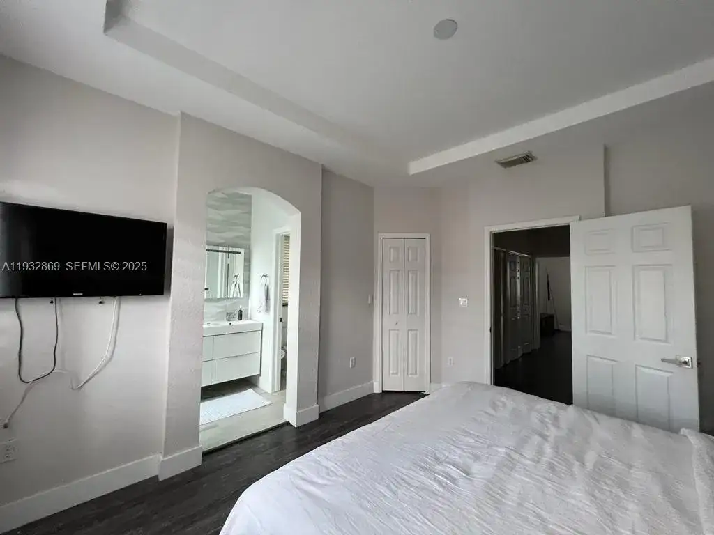 8330 NW 107th Pl # 21, Doral FL 33178 photo 3