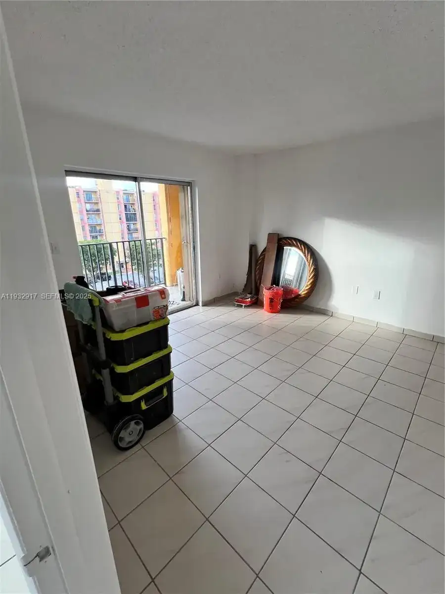 4717 NW 7th St # 10, Miami FL 33126 photo 3