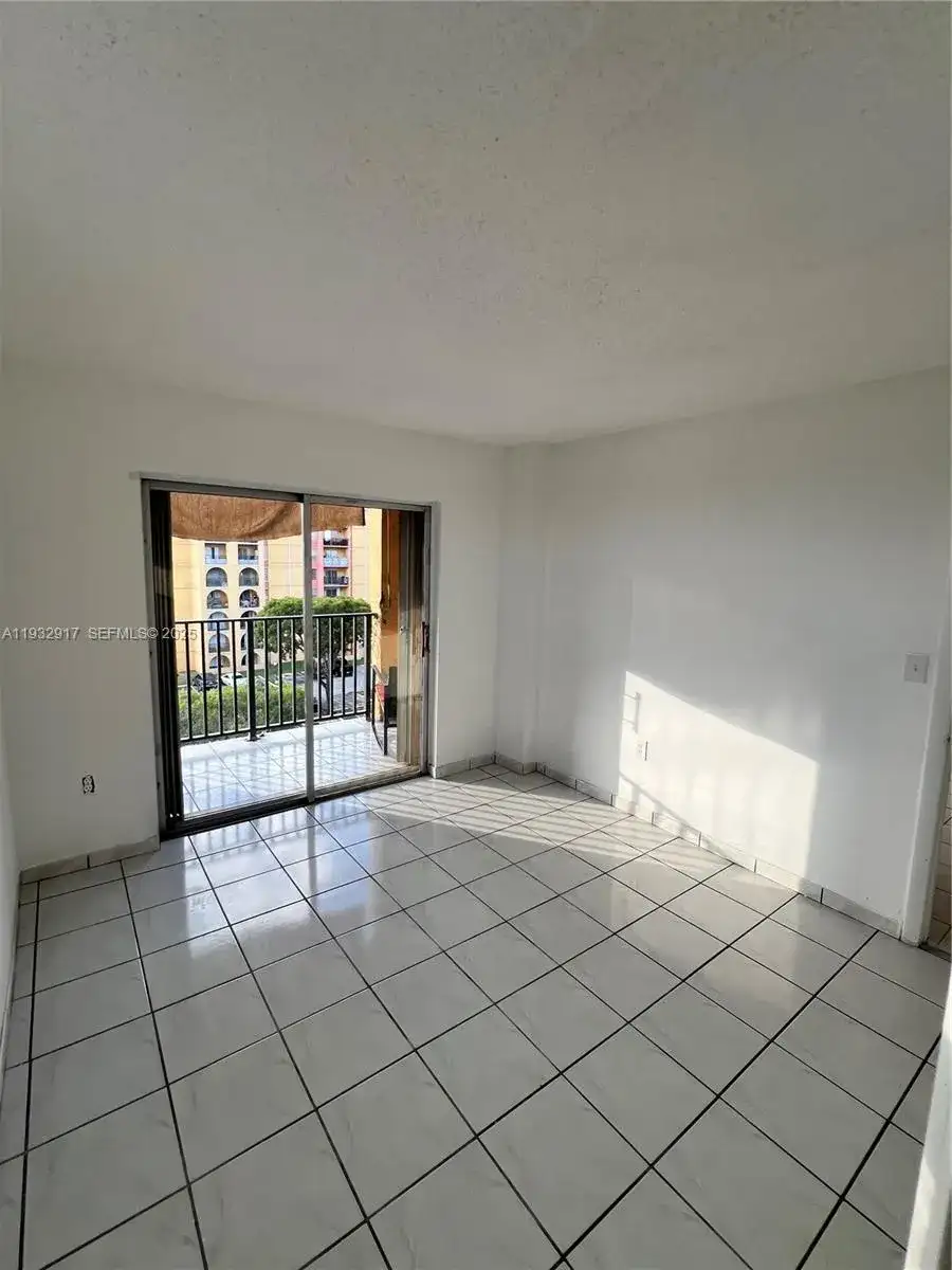 4717 NW 7th St # 10, Miami FL 33126 photo 5