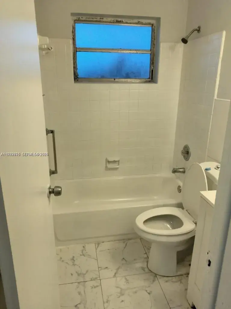826 SW 5th Ct # 1, Hallandale Beach FL 33009