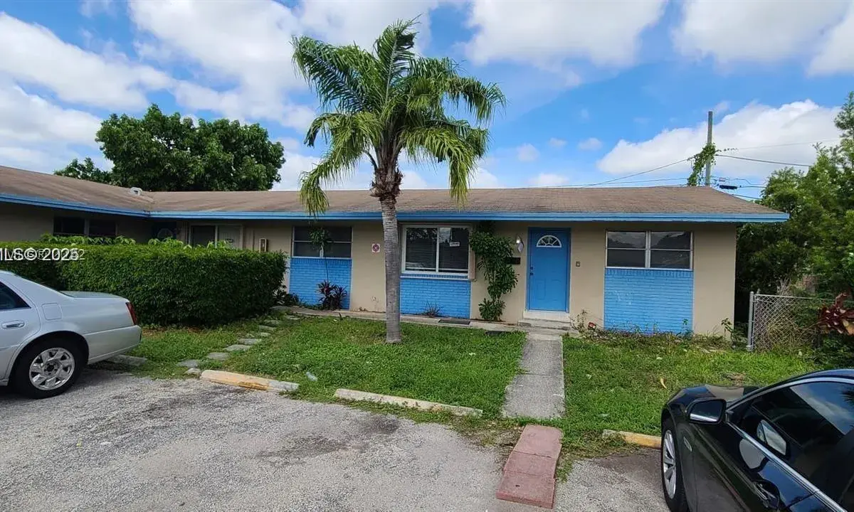 826 SW 5th Ct # 1, Hallandale Beach FL 33009