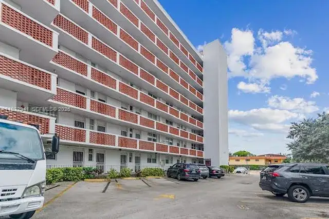 3660 NE 166th St # 114, North Miami Beach FL 33160