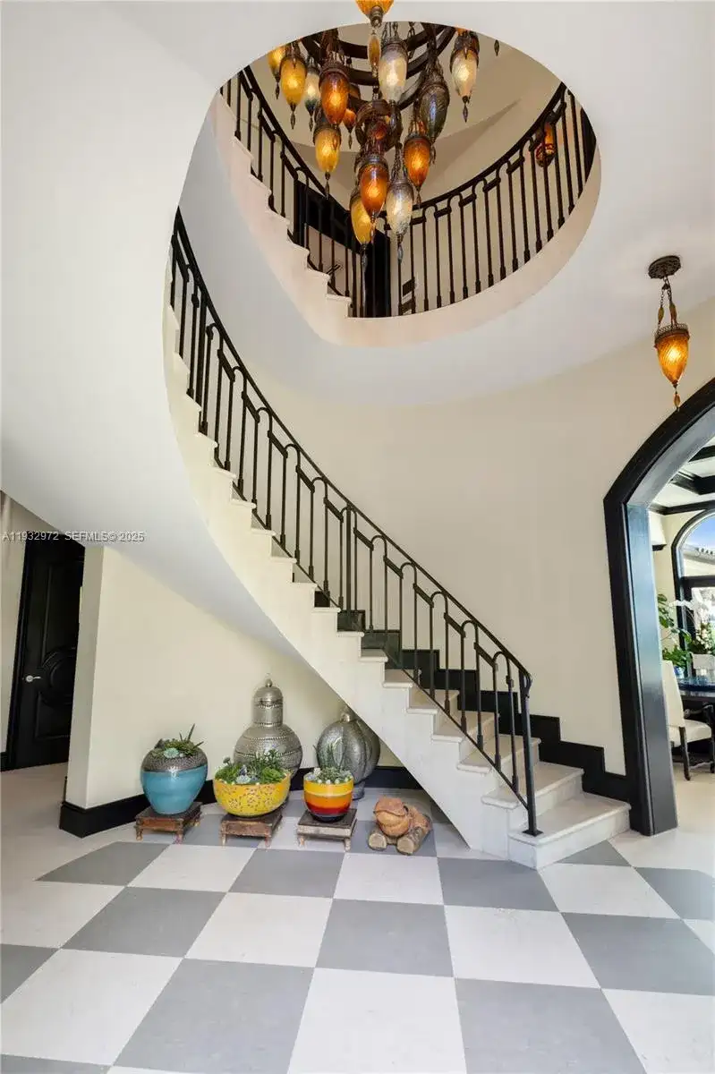 10330 W Broadview Dr, Bay Harbor Islands FL 33154 photo 4