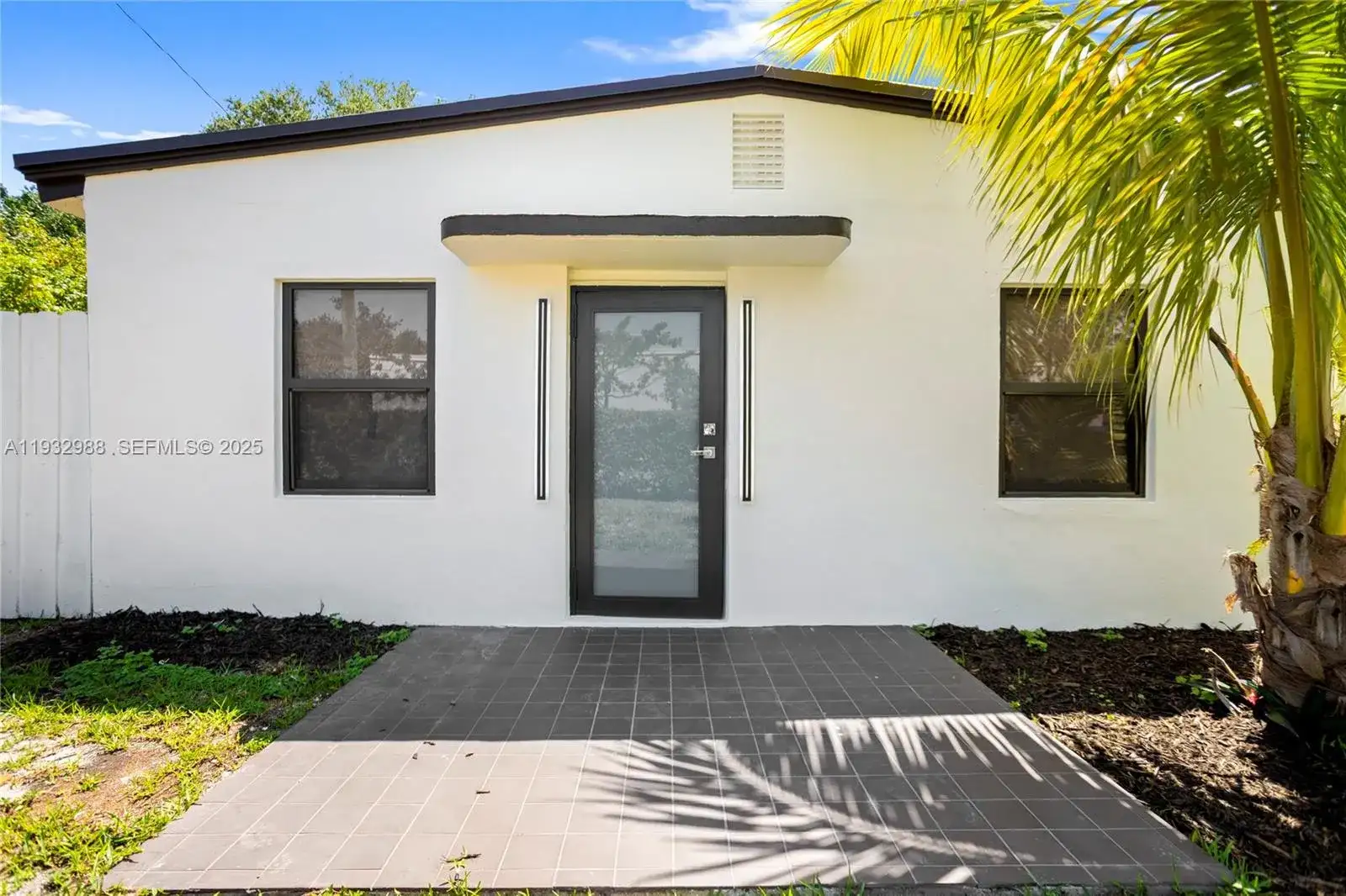 1640 NE 183 ST, North Miami Beach FL 33179 photo 4