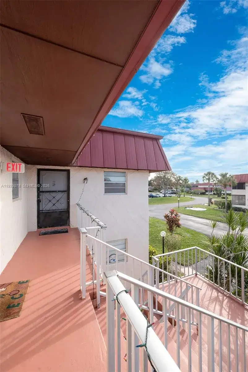 12027 S Greenway Cir # 206, Royal Palm Beach FL 33411