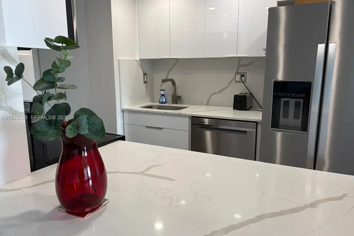 251 174th St # 1215, Sunny Isles Beach FL 33160
