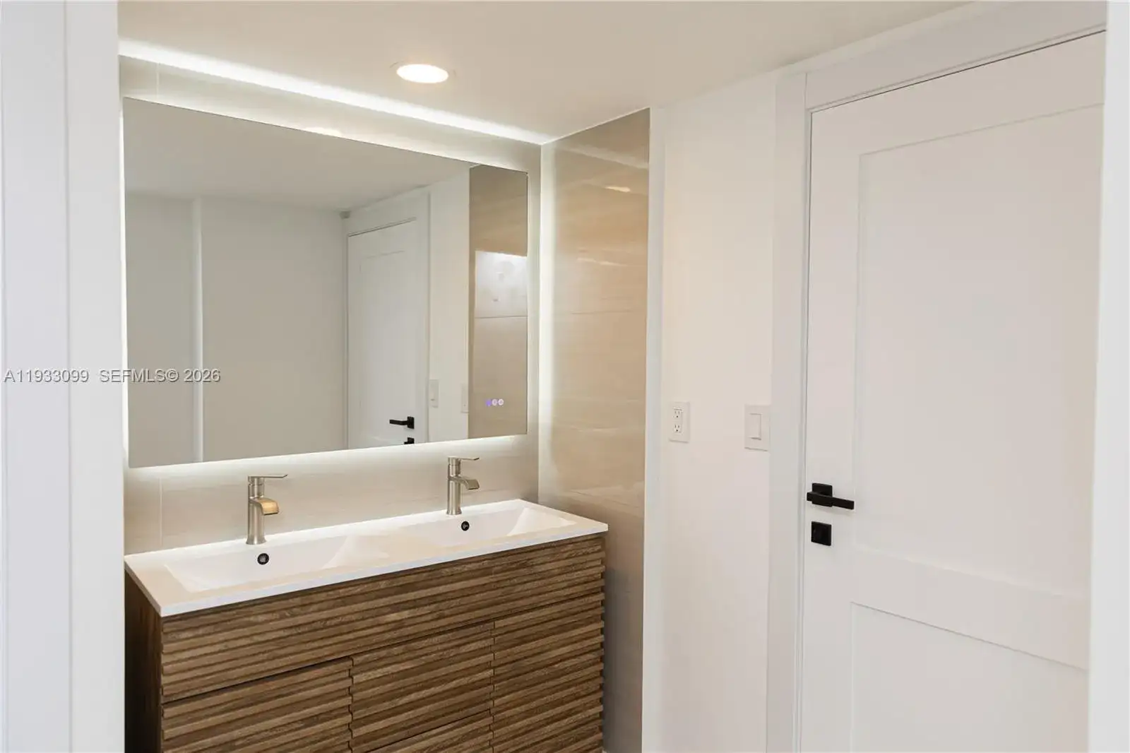 3625 N Country Club Dr # 309, Aventura FL 33180 photo 5