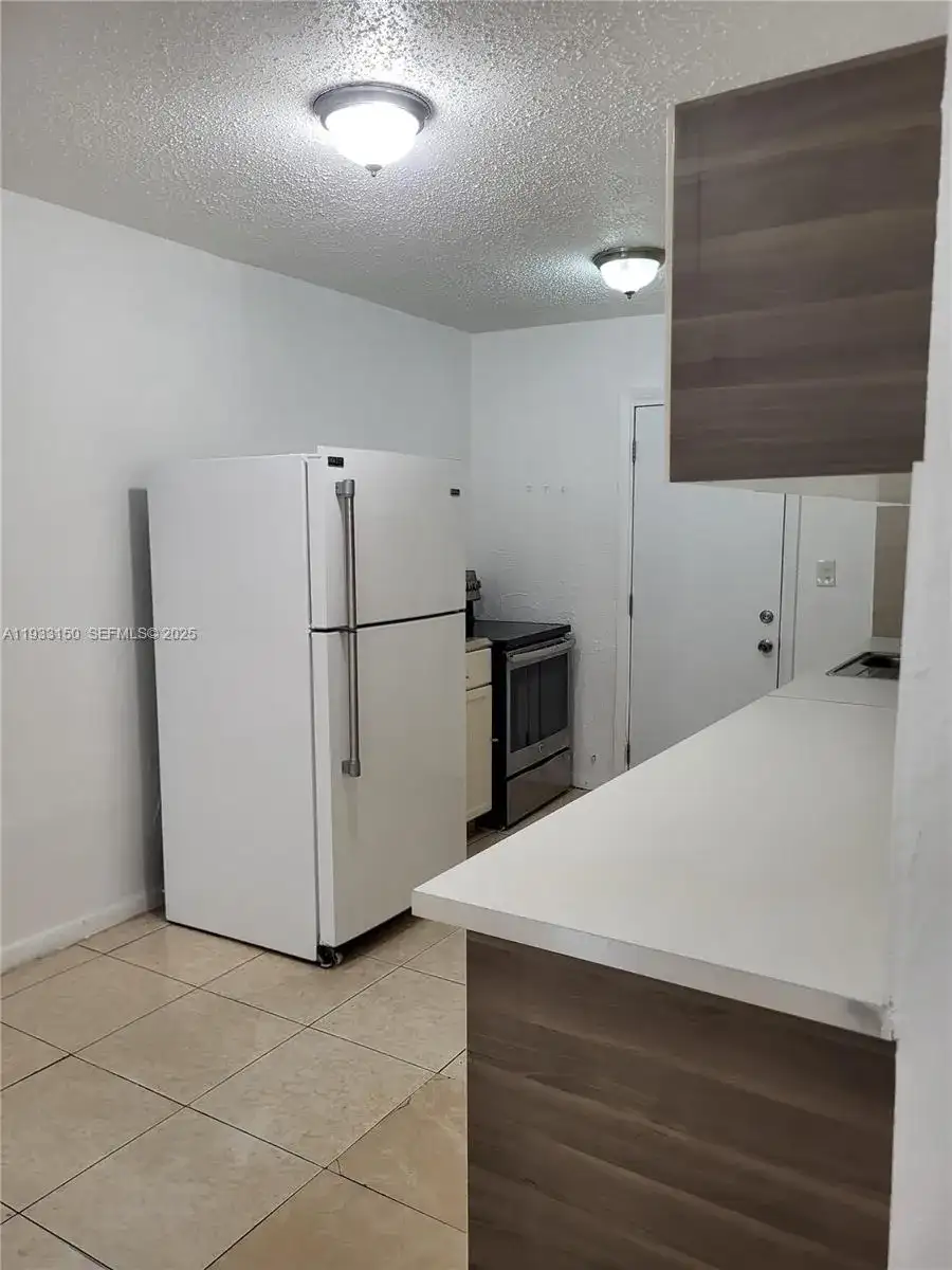 1404 NW 60th St # 1404, Miami FL 33142 photo 3